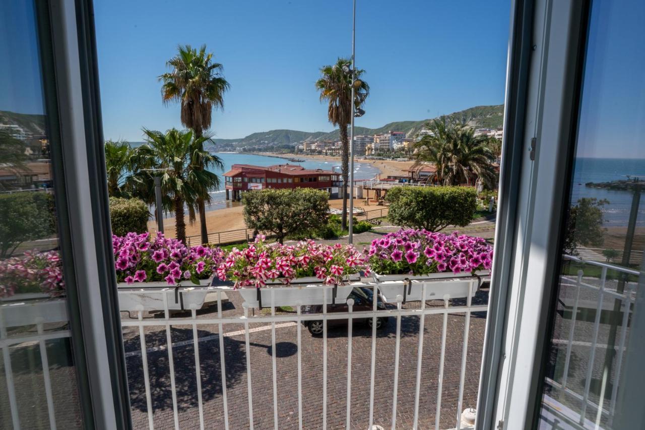 Aquamar Bed And Breakfast Crotone Esterno foto